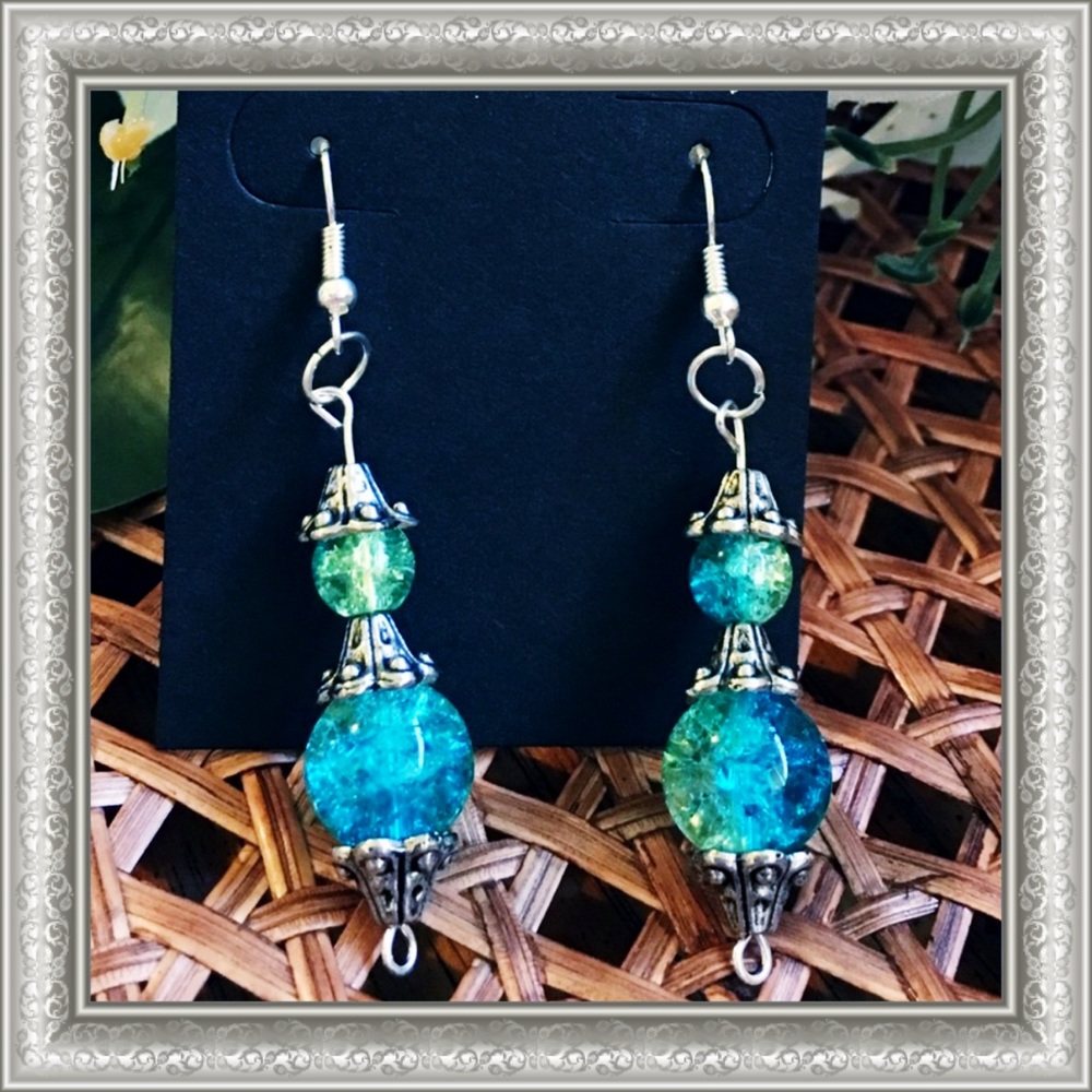 Mint Blue Glass Earrings - Picture 4 of 8